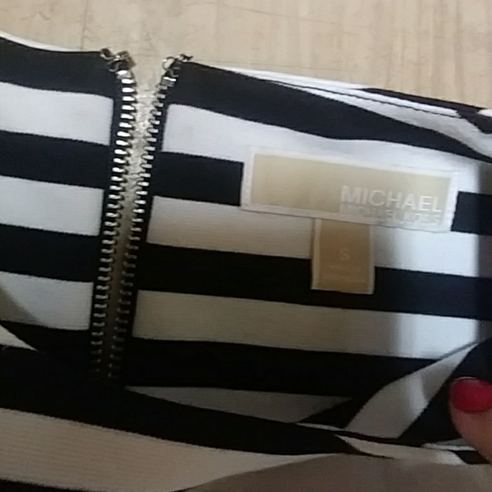Michael Kors Tank - Picture 3 of 3